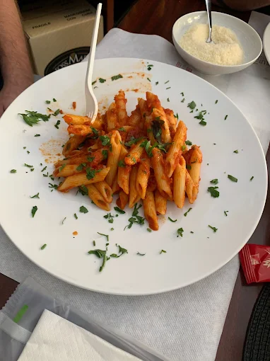 593DFFB4-BA9A-41E6-9A6D-218F514923C4 Bar con tavola fredda a Spinetta Marengo